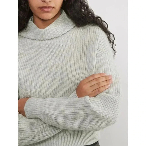 Wilfred Montpellier Turtleneck Lt Green Merino Wool Rib Knit Sweater XXS Aritzia - Picture 1 of 8